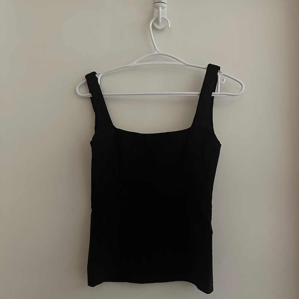 Pretty little thing- black tank